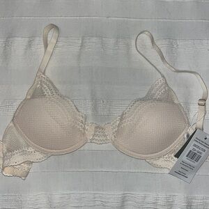 Brand new with tags. PEPPER Bra 32A Signature All You Bra SAND